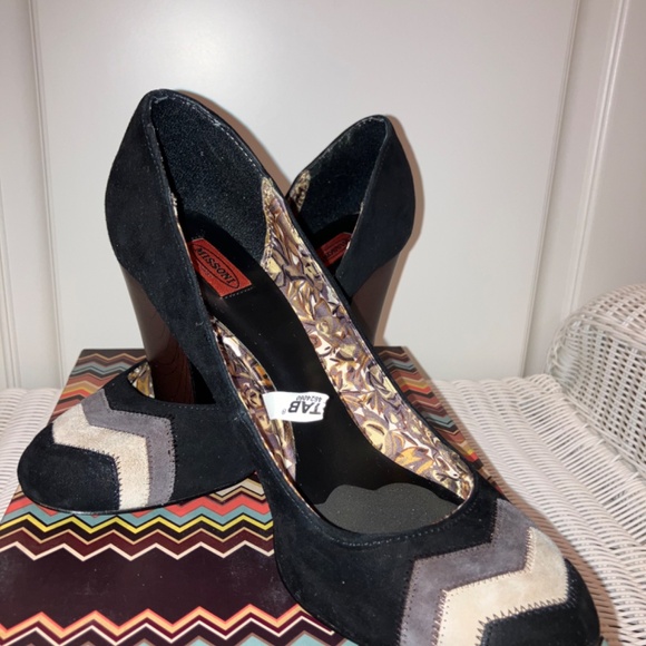 Missioni for Target Heels Brown Suede Chevron/Herringbone Pattern - Picture 12 of 16